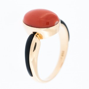 CORAL CABOCHON, ONYX, 18KT...